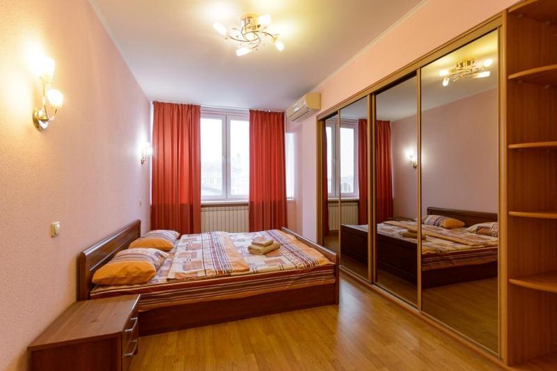 Апартаменти 3-Кімнатні Поруч З М. Театральна Kyjev Exteriér fotografie